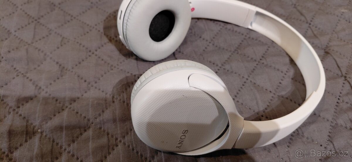 Sluchatka sony a ješté jedny...celkem 1300kč - 4
