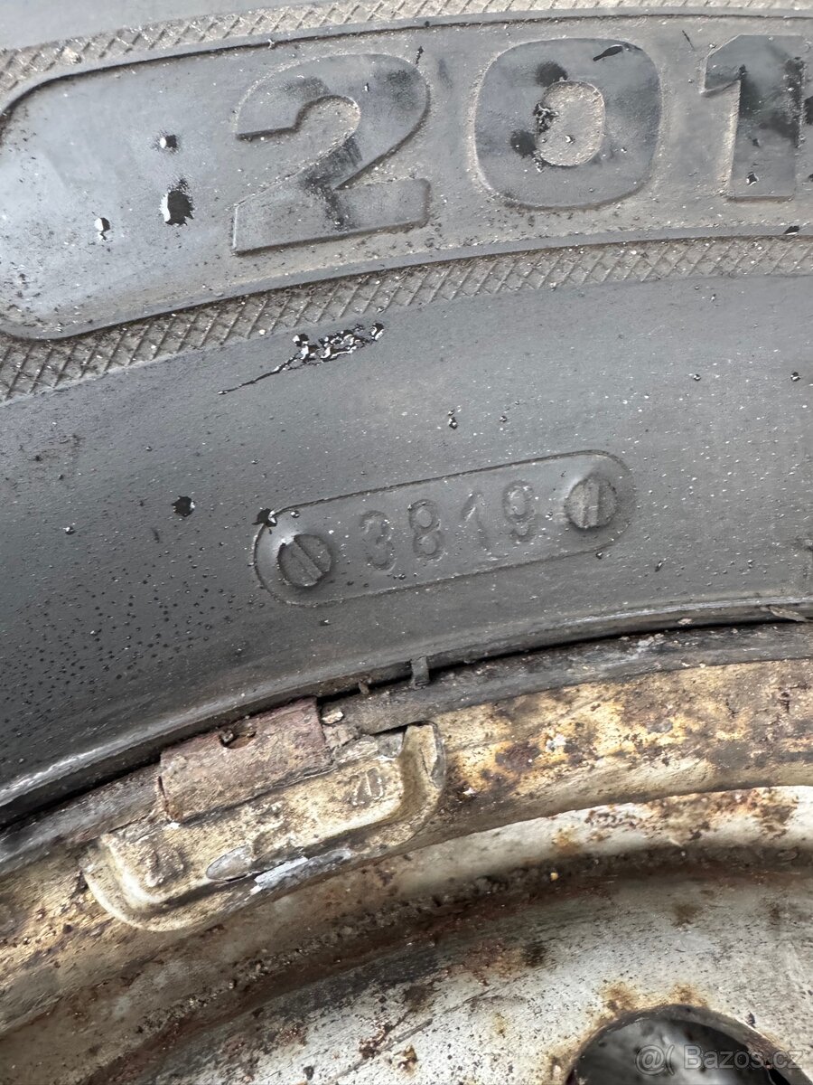 Pneu s diskama na T5 - 4