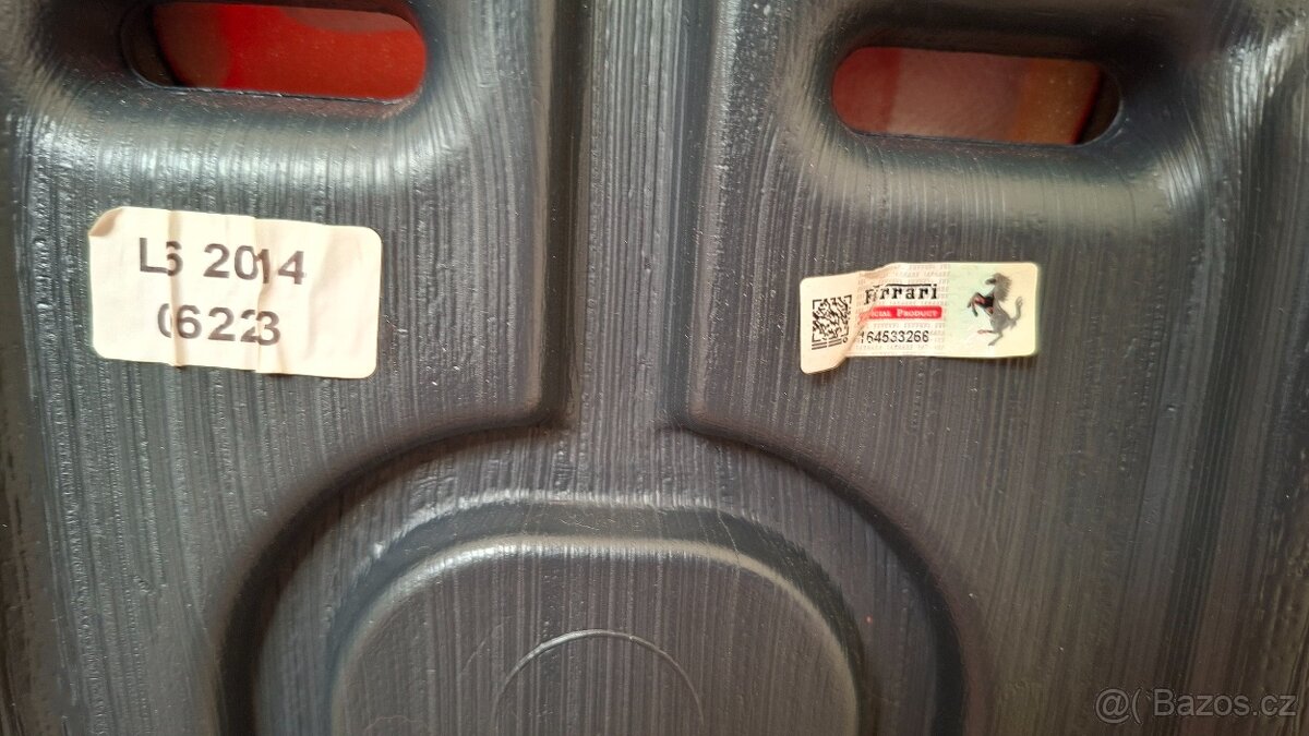prodám autosedačku Ferrari - 4