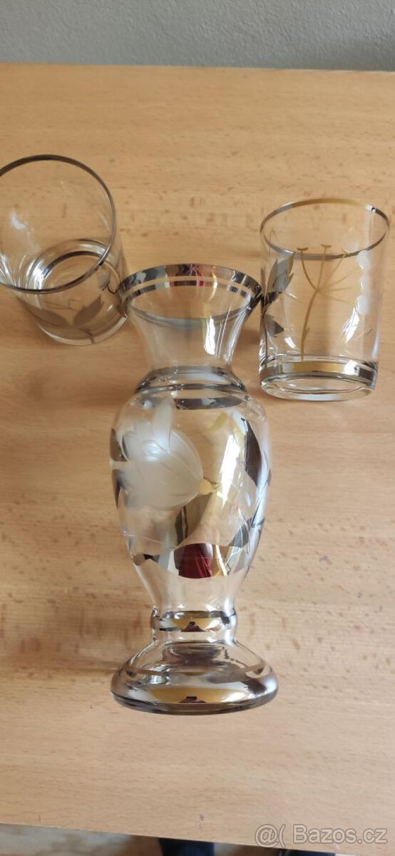 Skleničky a váza - 4