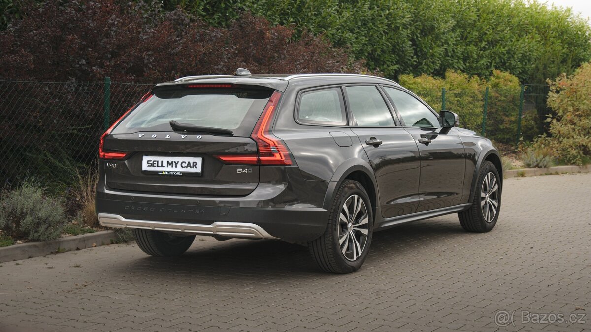 Volvo V90, CC B4 2,0/145kW AWD DPH - 4