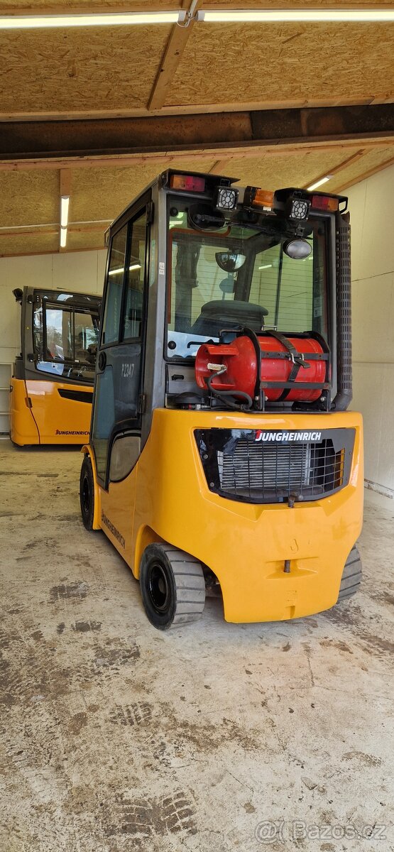 Prodam Jungheinrich TFG320S - 4