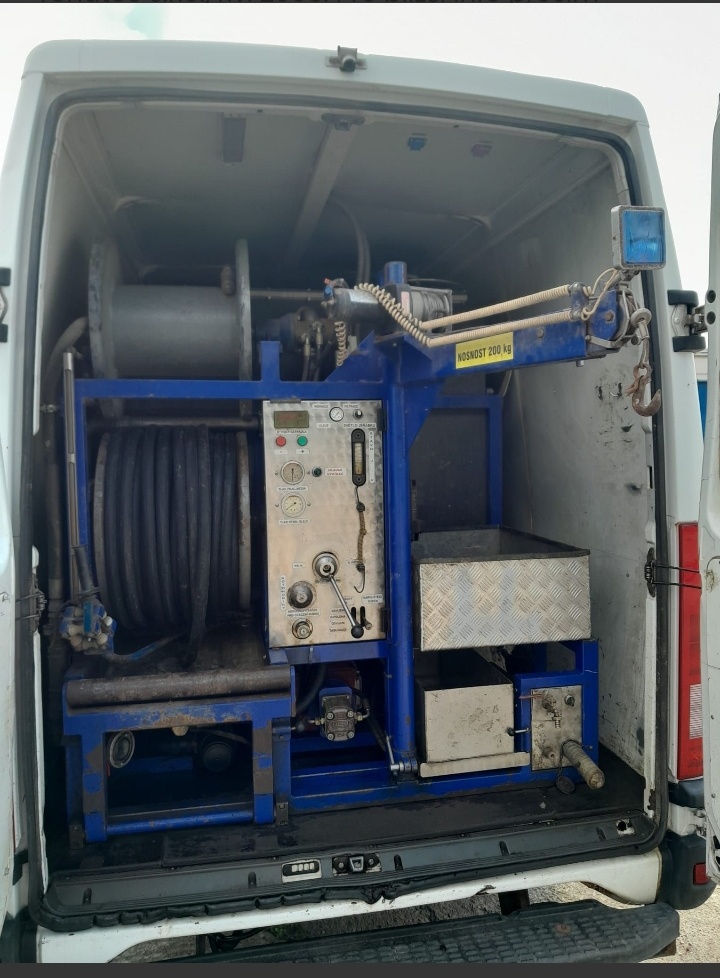 Prodám tlakový čistící stroj s vozem Iveco - 4