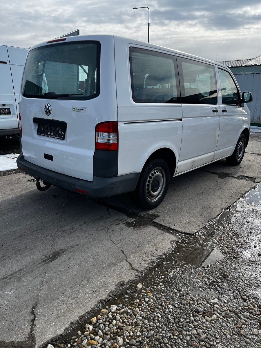 Volkswagen Transporter 225000 km....5 míst - 4