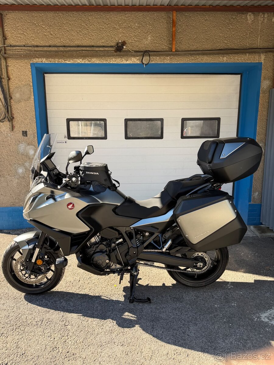 Honda NT 1100 - 4