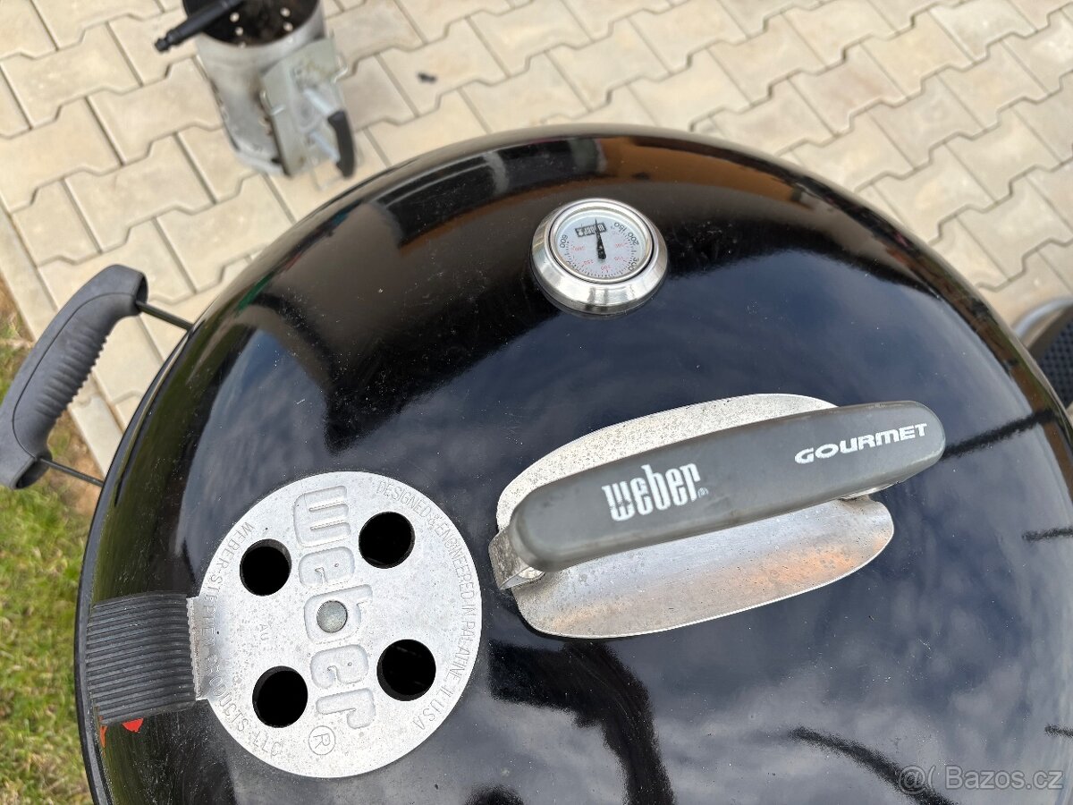 Gril dřevěné uhlí Weber Master Touch - 4