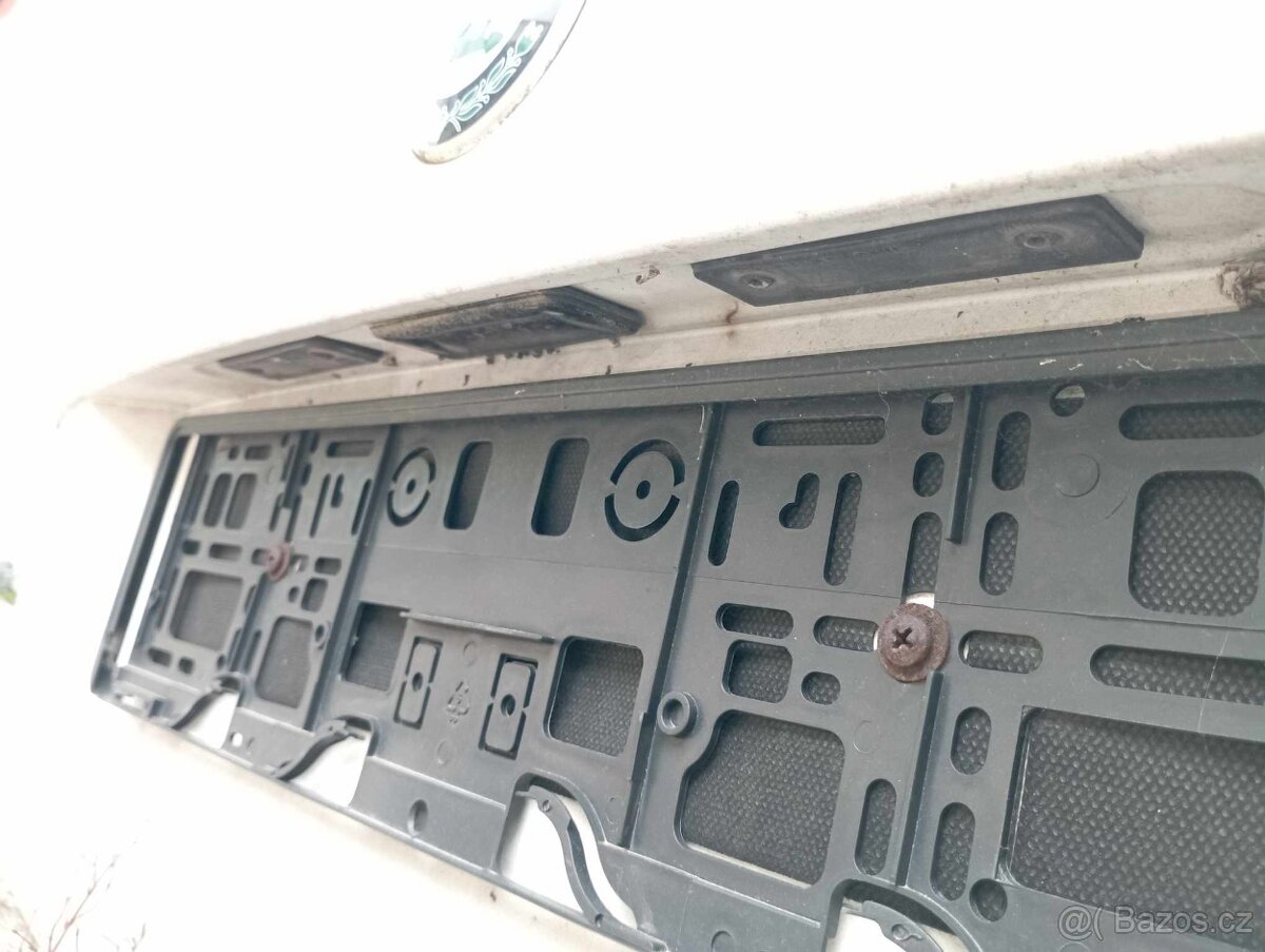 škoda octavia II sedan 5.dveře kufr zadní víko bílá - 4