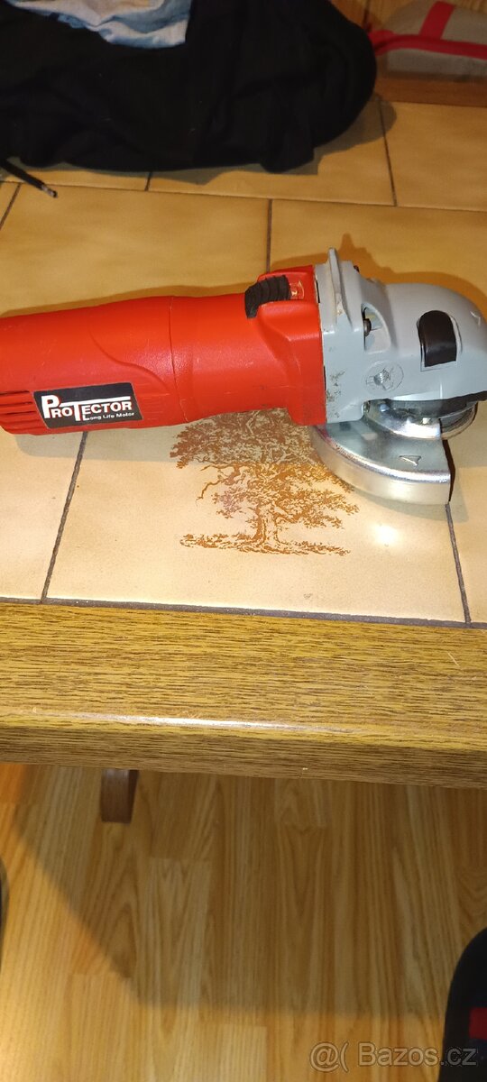 Úhlová bruska Milwaukee 125 - 4