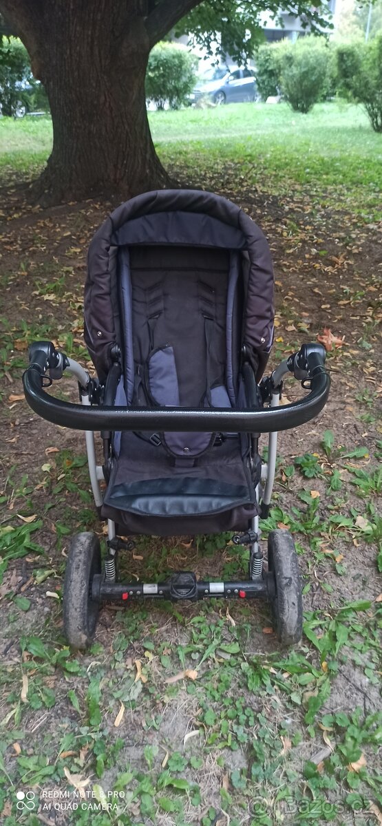 Prodám kočárek (korby, sporťák, autosedačky) zn. Largo - 4