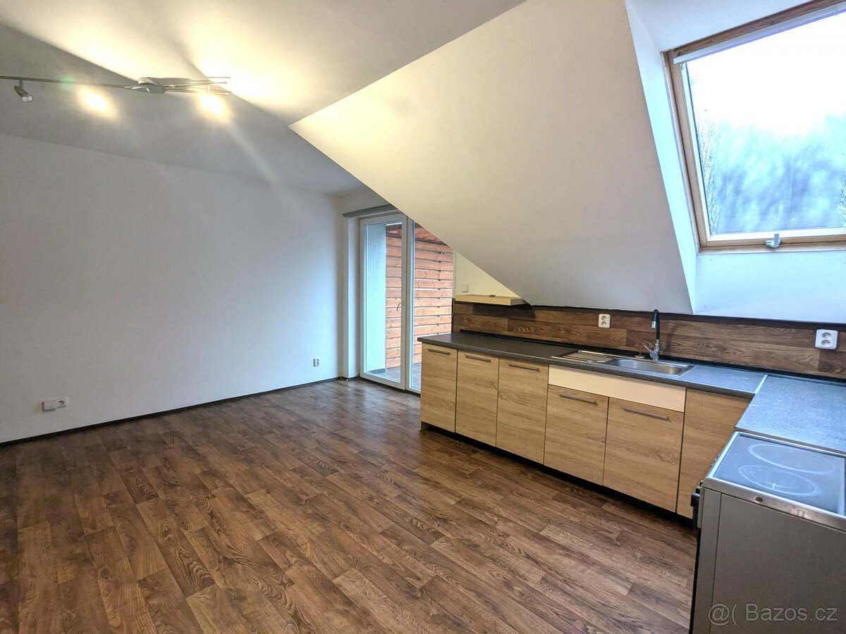 Pronájem bytu 4+ kk, Ukrajinská 418, Litvínov - 4