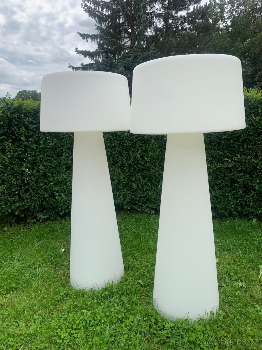 Prodám 2 bílé plastové zahradní lampy Pedrali TIME OUT - 4
