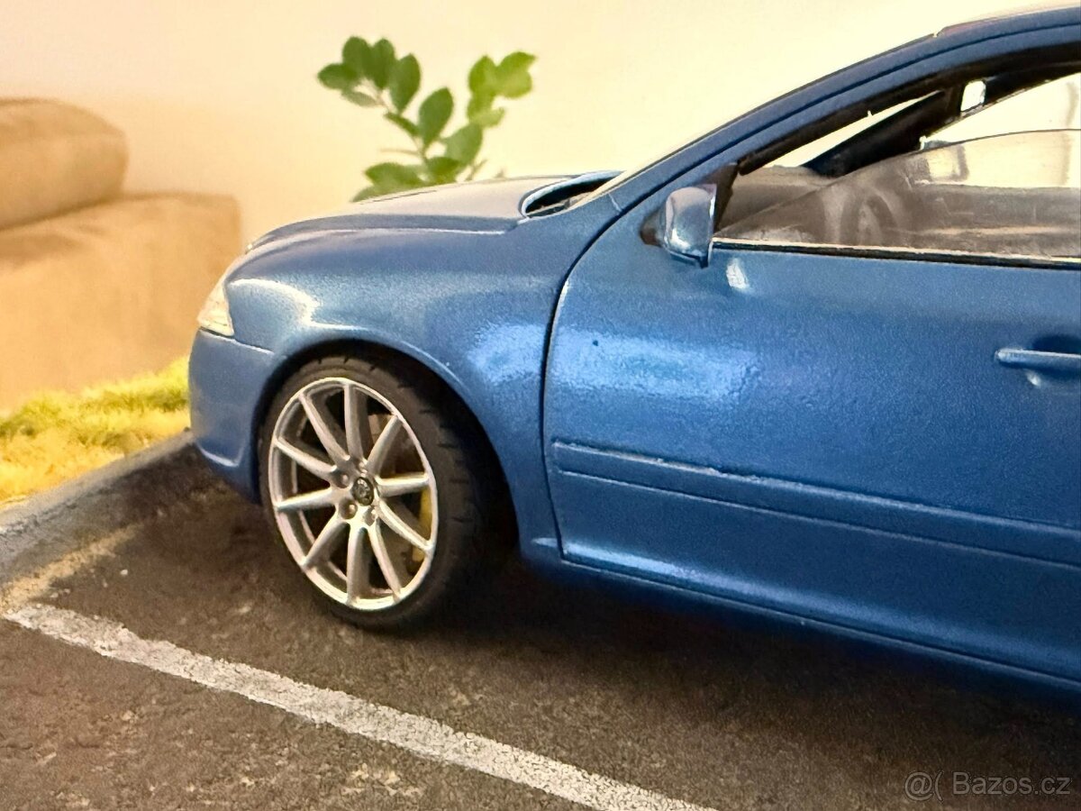 1:18 2006 Škoda OCTAVIA II RS - PAUDI (prerábka) - 4