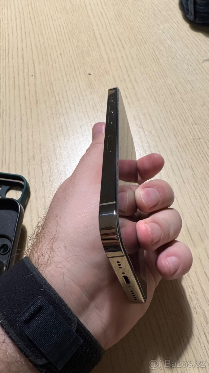 iPhone 14 Pro 256 GB zlaty + 3 obaly - 4