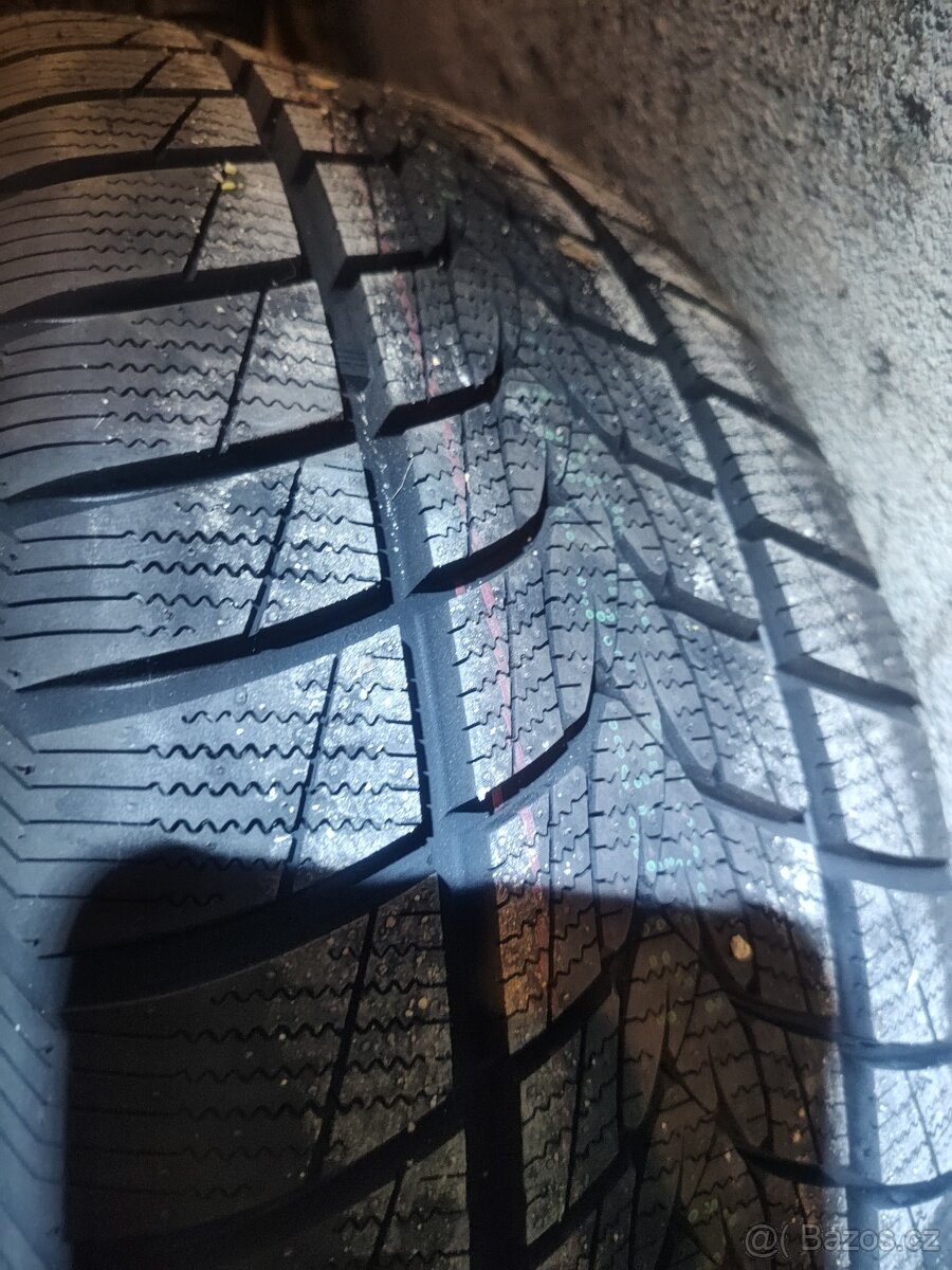 ALU kola 5x100,205/50/17-zimni pneu - 4
