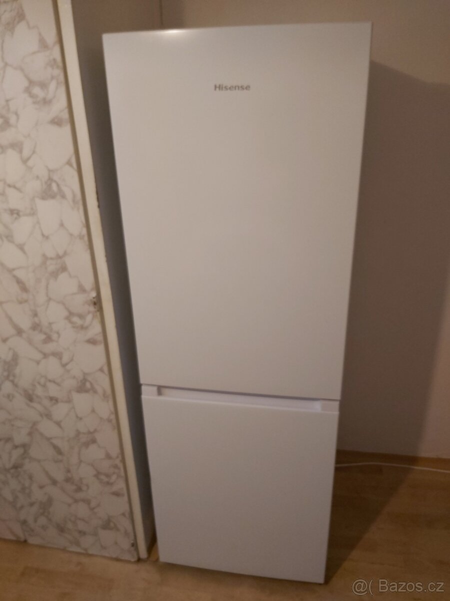 LEDNICE HISENSE 1ROK STARÁ - 4