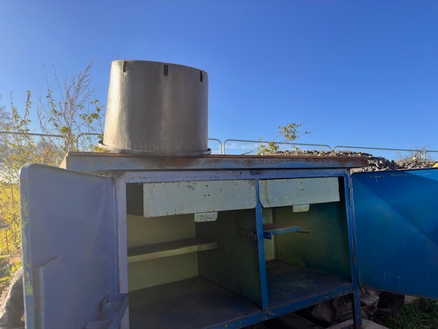 PRACOVNÍ MASIVNÍ STUL - 4