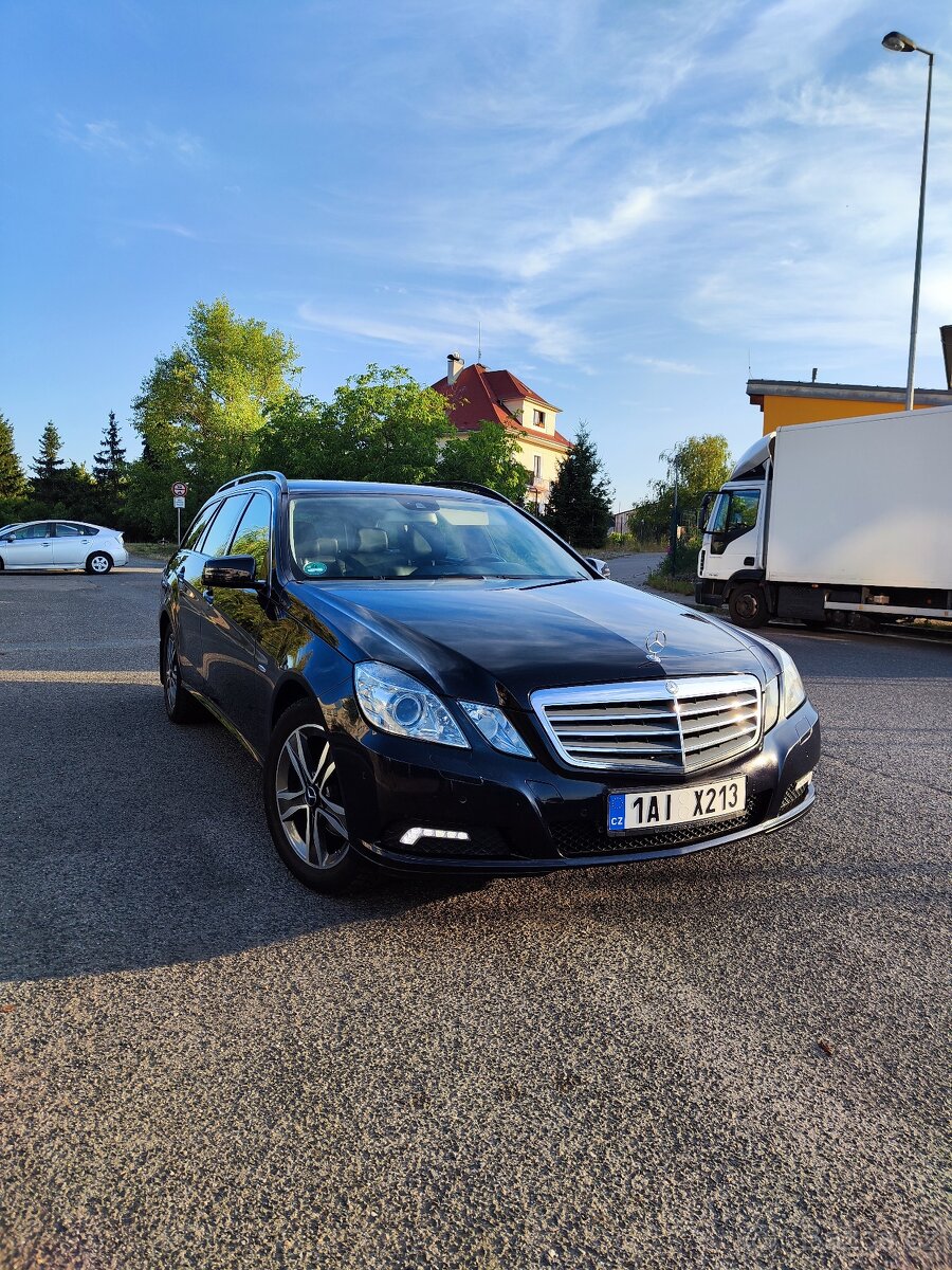 Mercedes-Benz W212 E200 - 4