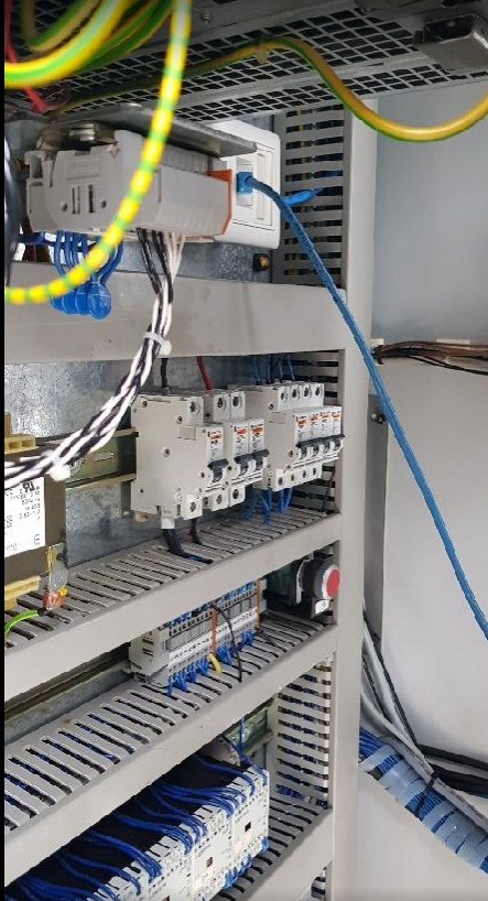 Obráběcí centra - vertikální C 600 U - 4