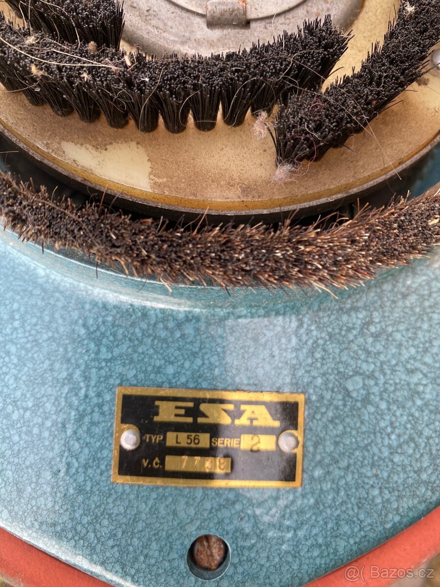 Vysavačový leštič parket - 4