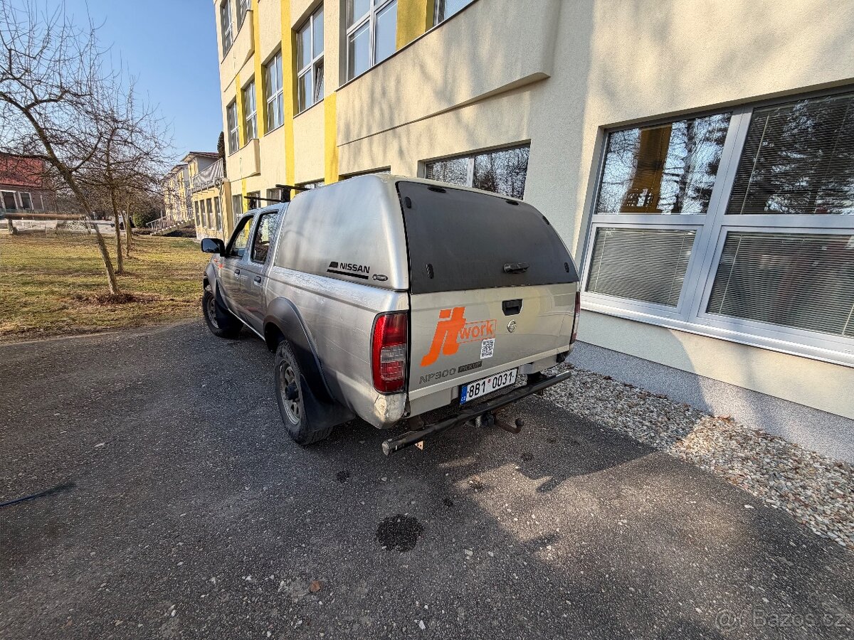 Nissan np300 Navara - 4