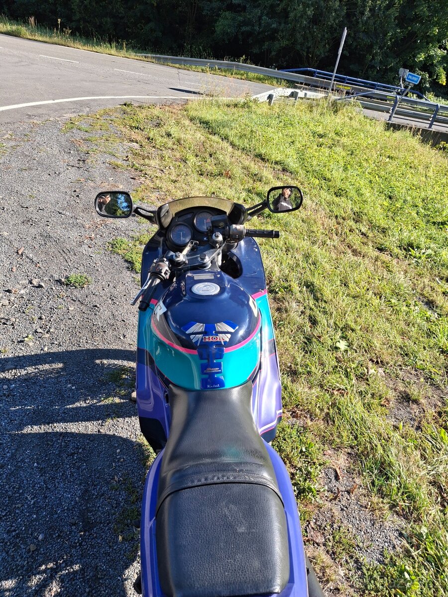 Honda CBR500F - 4