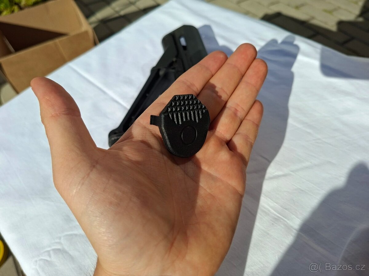 Výsuvná airsoft pažba CTR pro M4 - černá - 4