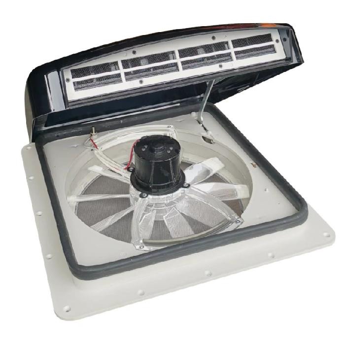 Střešní okno s ventilatorem pro karavany a obytná auta s DO - 4