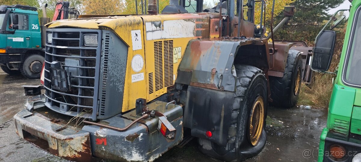 Kolový nakladač Komatsu WA470 - 4