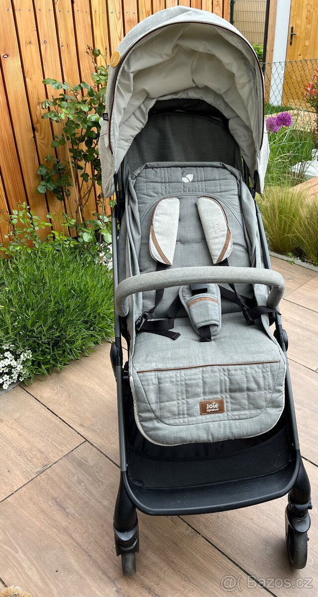 Lehoučký kočárek JOIE Tourist - 4