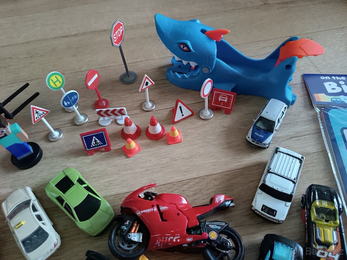 Autíčka, dráha hot Wheels - 4