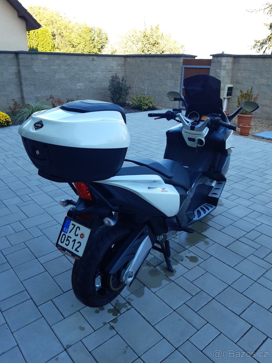 Aprilia SRV 850 - 4