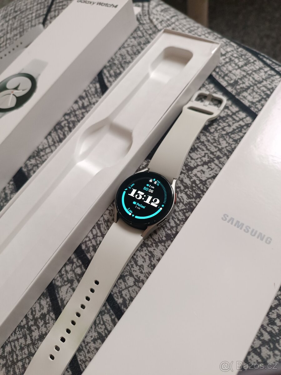 Samsung Galaxy Watch 4 stříbrné - 4