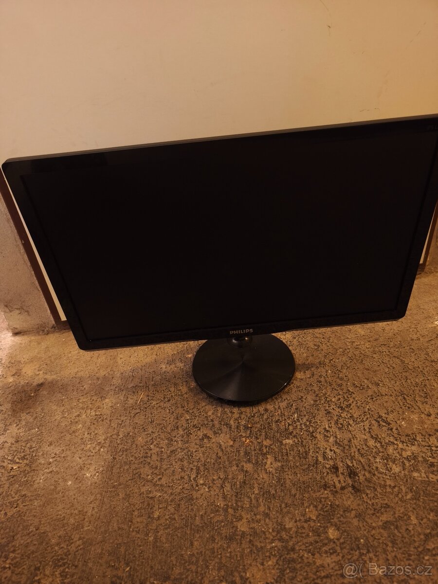 22" LCD monitory více kusů k dispozici - 4