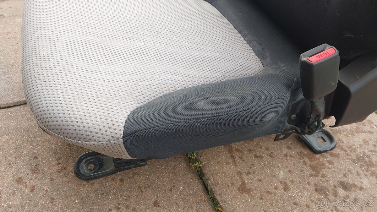 Mitsubishi L200 DID sedadlo spolujezdec - 4