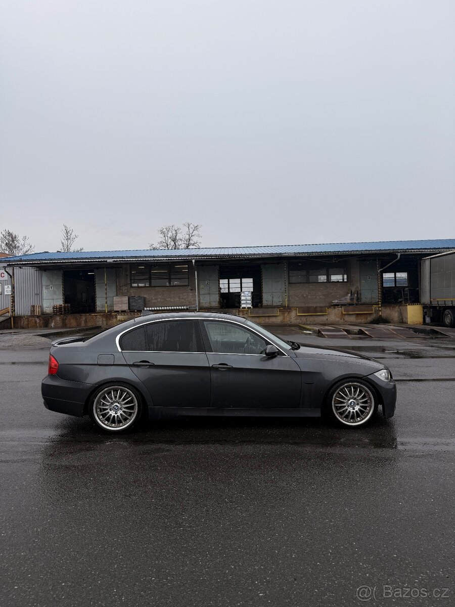 BMW e90 330i - 4