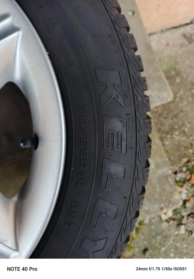 Nové zimní pneu a alu disky na Forda 175/65/14 - 4