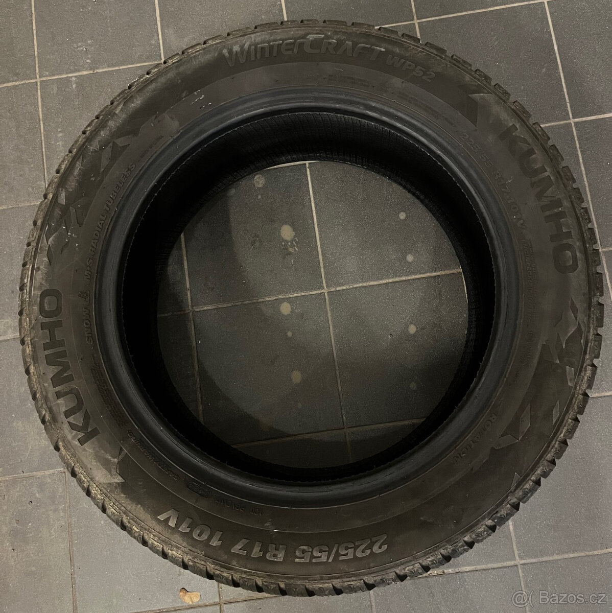 Téměř nejeté zimní pneu KUMHO - 225/55 R17 101V - 4