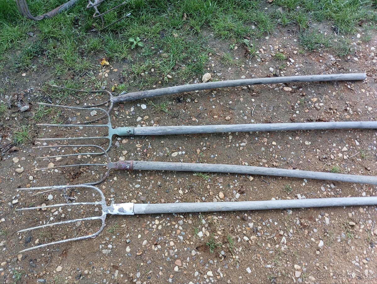 Staré zahradní nářadí - 4