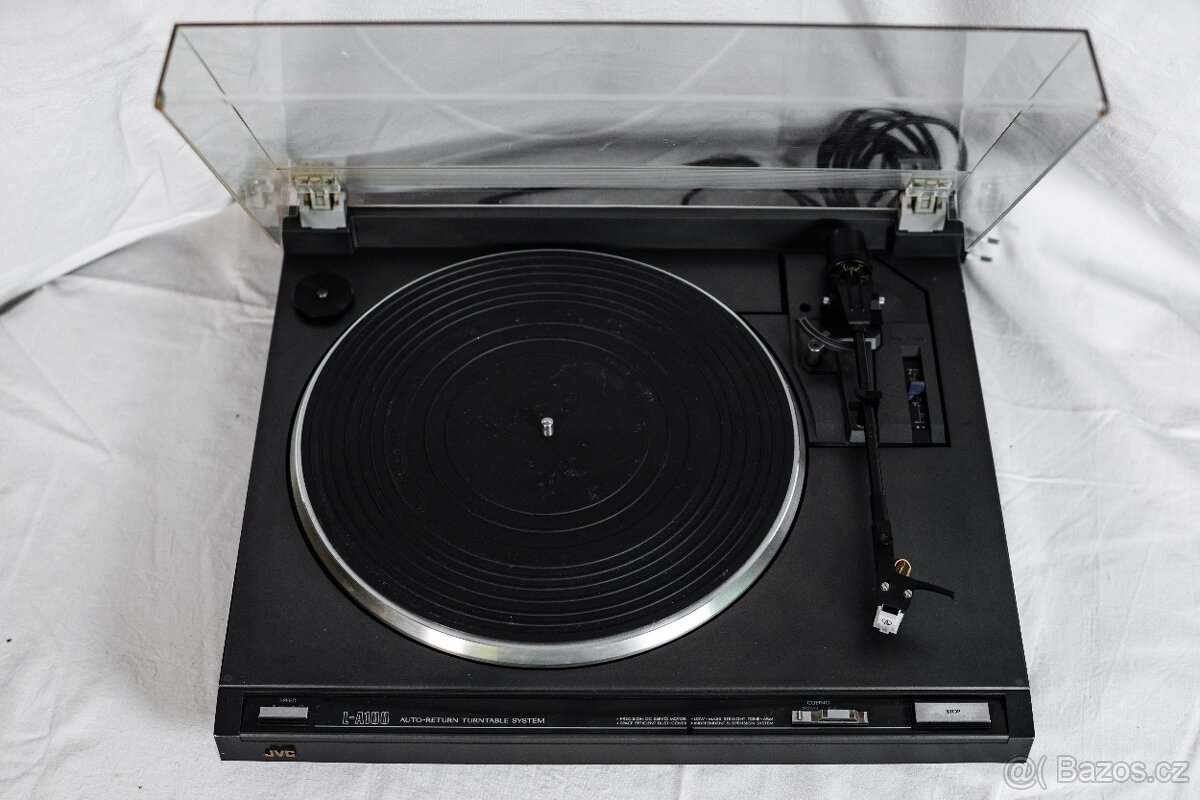 Gramofon JVC - 4