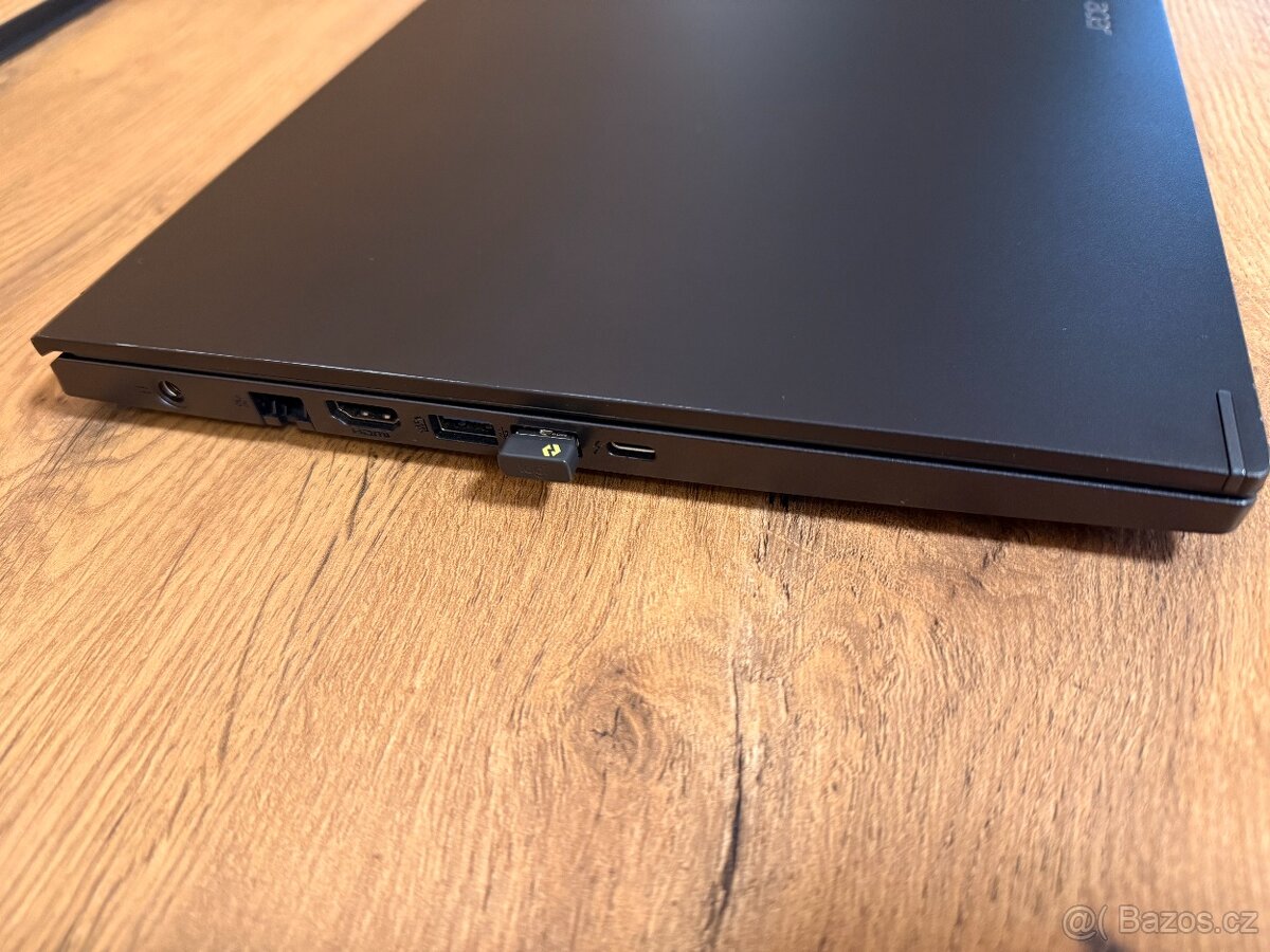 Acer Aspire 7 Charcoal Black kovový - 4