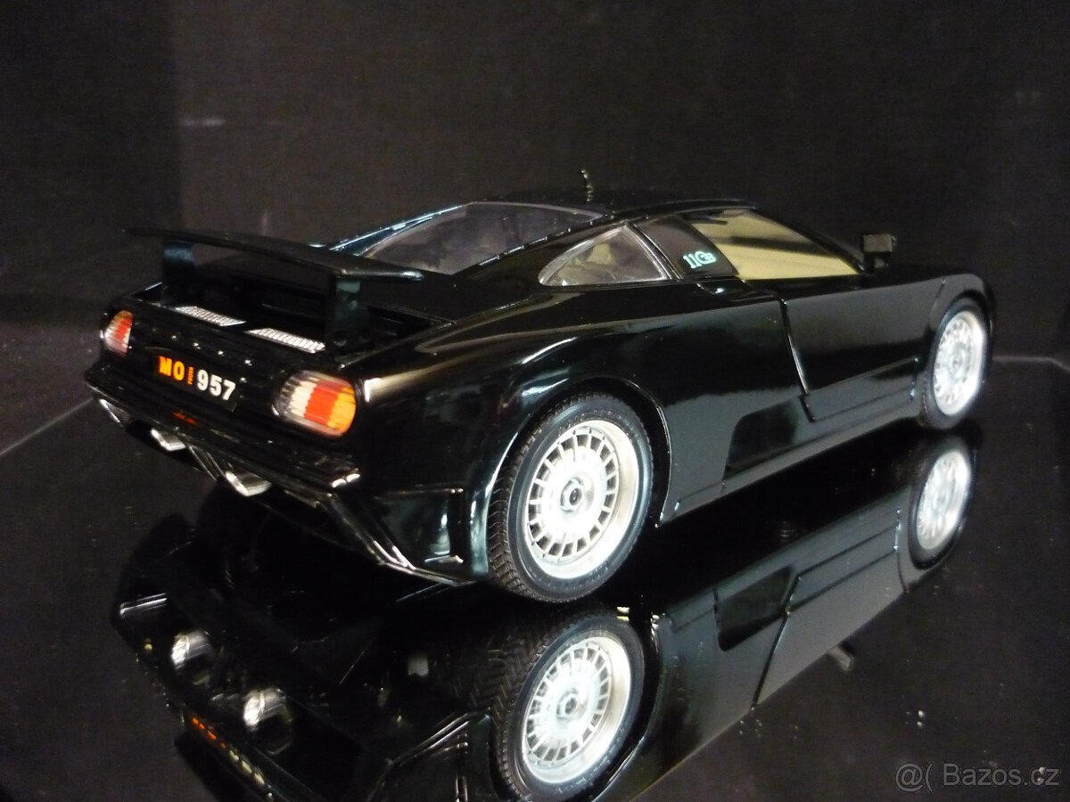 Bugatti EB110 černé Bburago 1/18 - 4