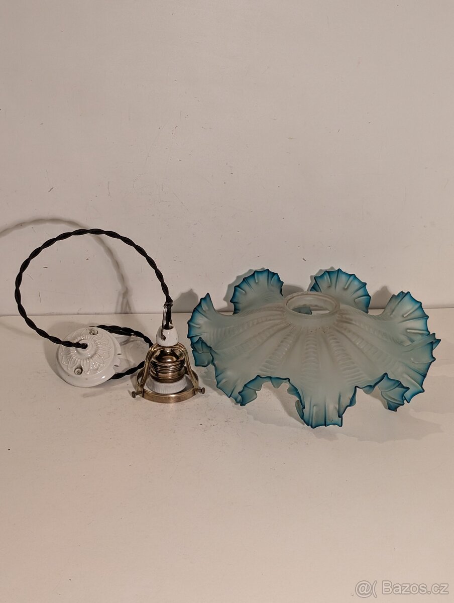 stará stahovačka, lustr, krajkové původní stínidlo - 4