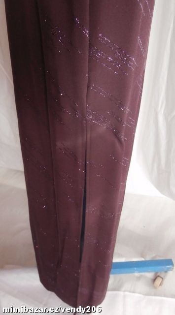 prodám dlouhé pružné šaty vel 38,bordové s fialovým tiskem - 4