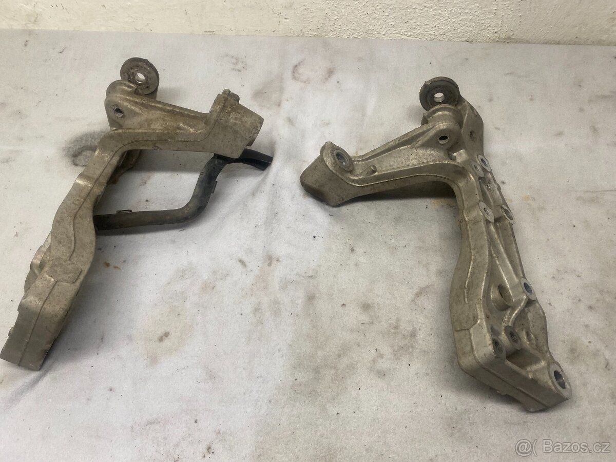 ŠKODA OCTAVIA 2 2004-2013 - KONZOLE PŘEDNÍCH RAMEN - 4