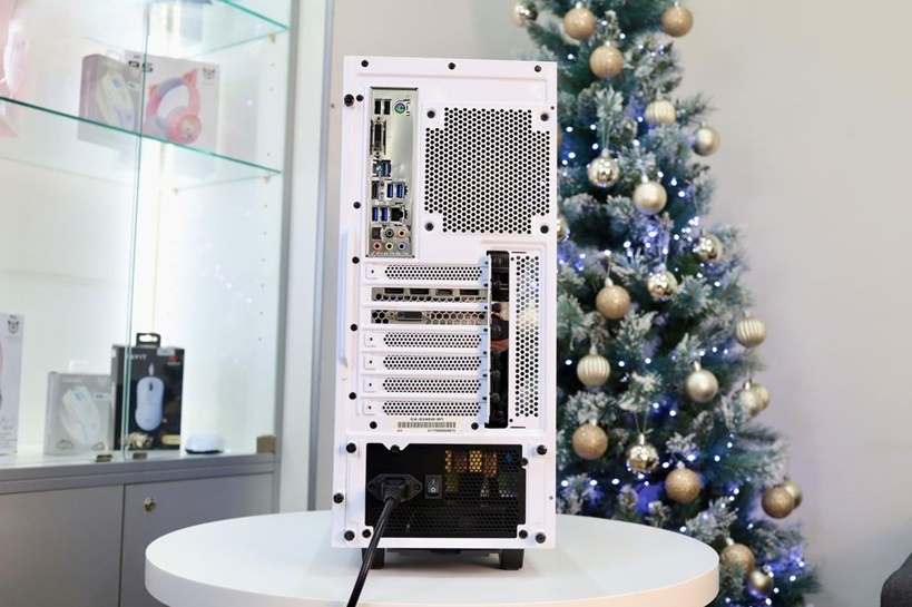 Herní PC - Intel i5 8600K / 48GB / 500GB / 1070 Ti - 4