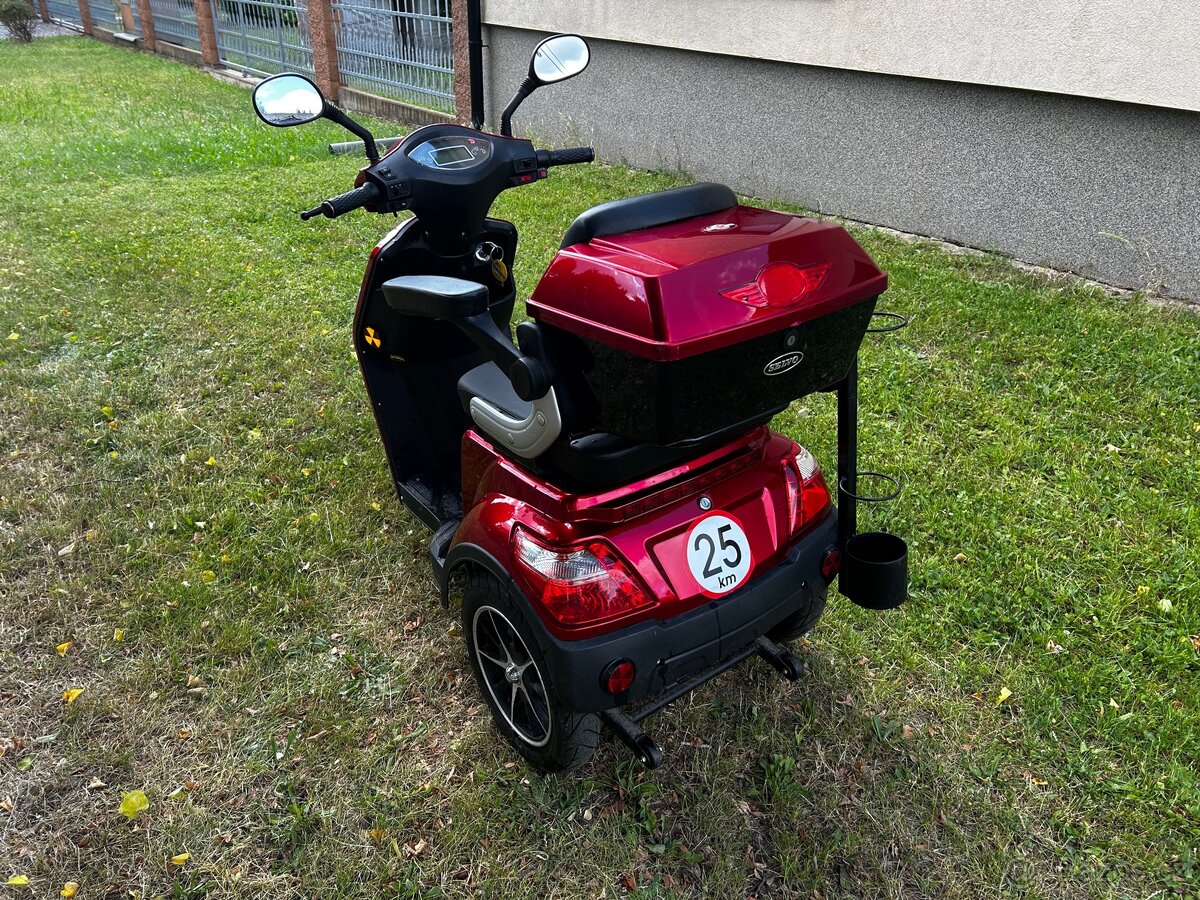 Elektrický Invalidní vozík Selvo