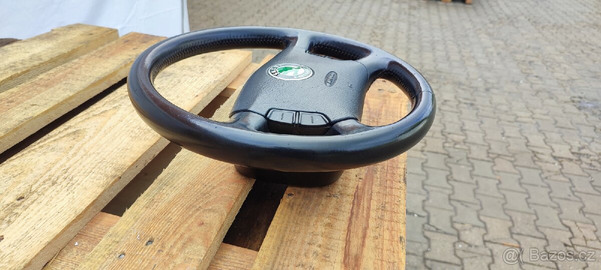 Prodám kožený volant na Škoda Octavia 1 - 4