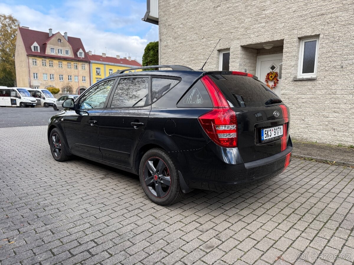 KIA CEED SW 1,6 CRDi 85kW KLIMA,ALU,NOVÁ STK - 4