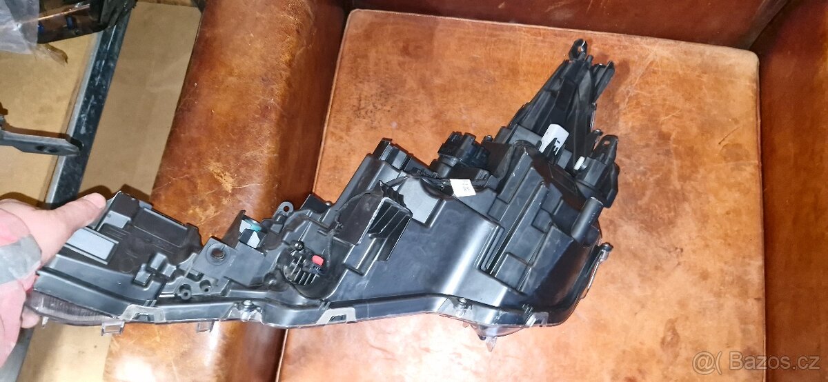 Prave predni svetlo toyota corolla - 4