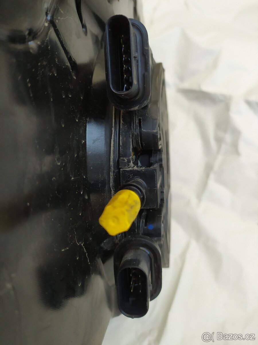 Addblue nádrž s čerpadlem BMW 3 G20 , G21 combi 9423387 - 4